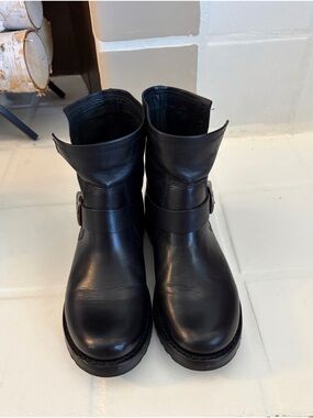 Frye Veronica Flex Booties